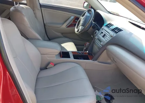 2011 Toyota Camry Xle V6 z USA, uszkodzony, nr VIN 4T1BK3EK5BU620929